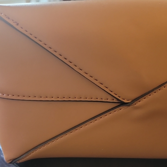 Halston Heritage Brown Tote with Vibrant Red Lining - Picture 5 of 11